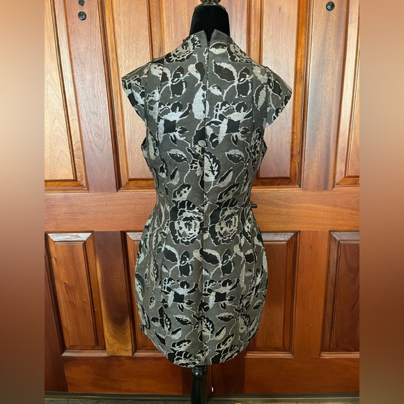 Karen Millen Italian Jacquard Deep Scoop Neck Dress Grey Metallic US 12 UK14 NWT - Picture 8 of 15